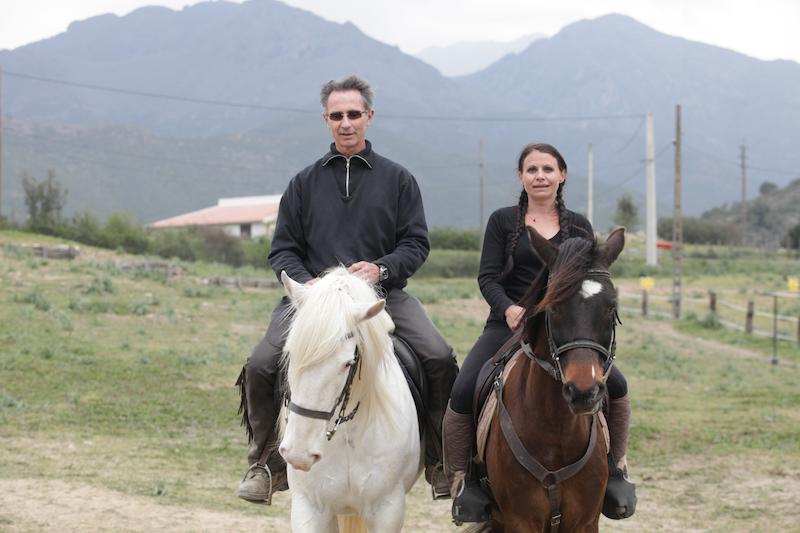 Thierry Lhermitte à cheval (photo 4)