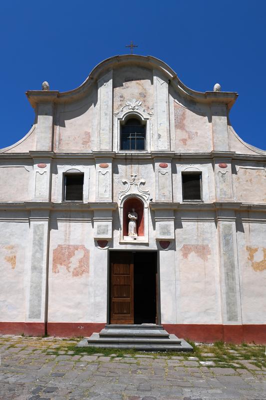 >Façade de l'église Sant'Antonio à Capraia