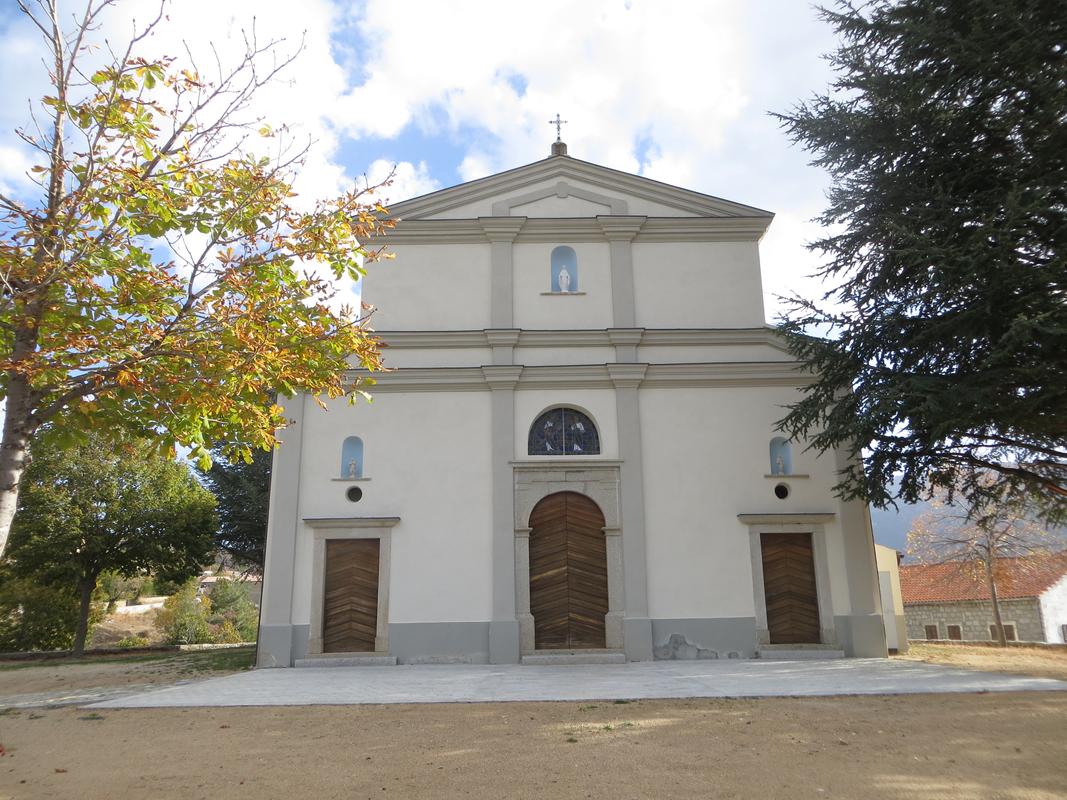 Église paroissiale dédiée à Saint-Pierre et Saint-Paul