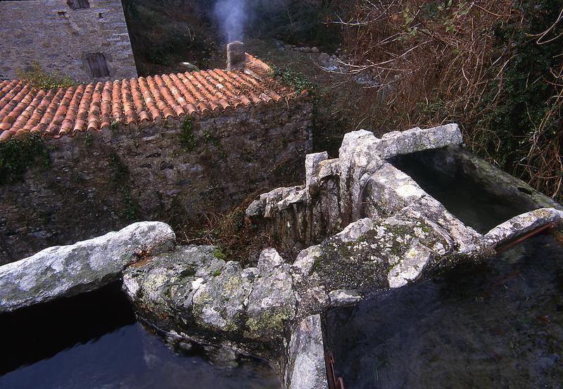 >Moulin à huile d’olive traditionnel (photo 18)