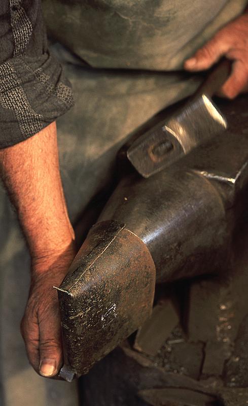 >Fabrication des clochettes par le ferronnier Marcelli — E tintenne (photo 19)