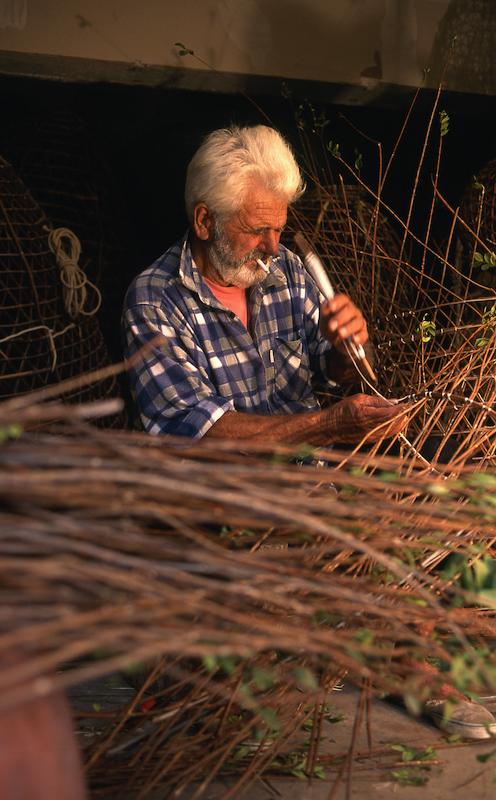 >Fabricant de nasses à langoustes — Vincent Tolaïni (photo 14)