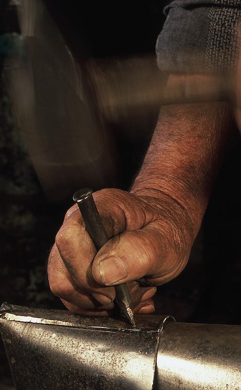 >Fabrication des clochettes par le ferronnier Marcelli — E tintenne (photo 14)