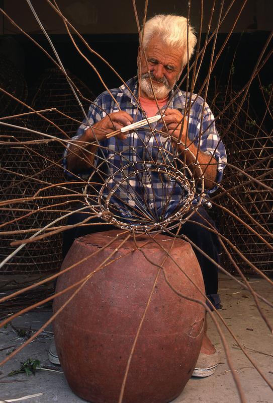 >Fabricant de nasses à langoustes — Vincent Tolaïni (photo 17)