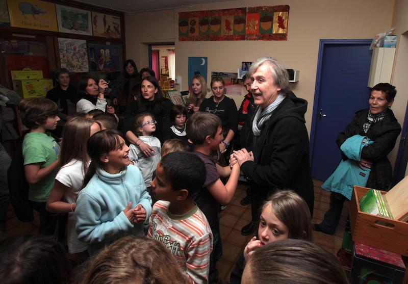 >Plantu et Batti en visite à l'école de Calacuccia (photo 9)