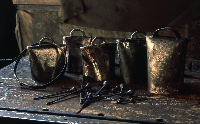 >Fabrication des clochettes par le ferronnier Marcelli — E tintenne (photo 24)