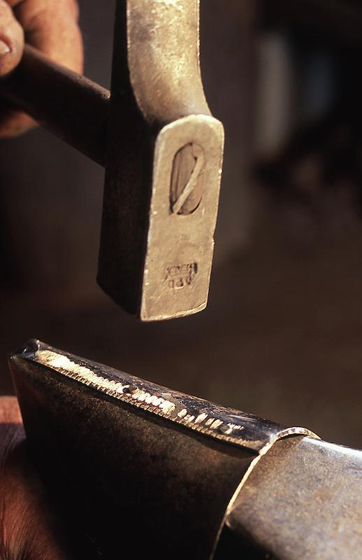 >Fabrication des clochettes par le ferronnier Marcelli — E tintenne (photo 16)