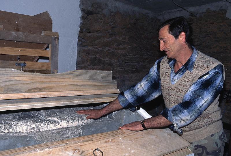 >Châtaignes : cueillette, séchage, moulin — Xavier Colombani (photo 64)