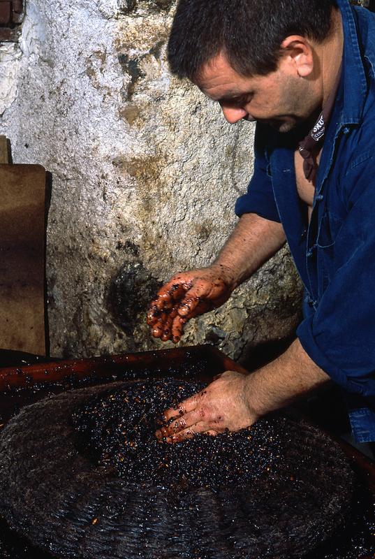 >Moulin à huile d’olive traditionnel (photo 34)