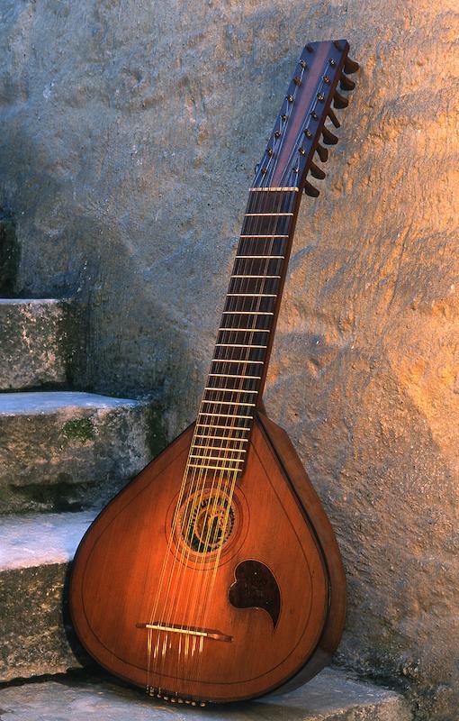 >Luthier fabriquant la cetera (photo 11)