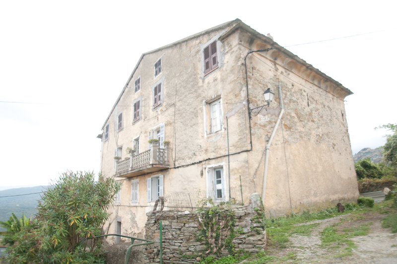Ancienne maison de notable puis gendarmerie, actuellement immeuble à logements (Chiesa)