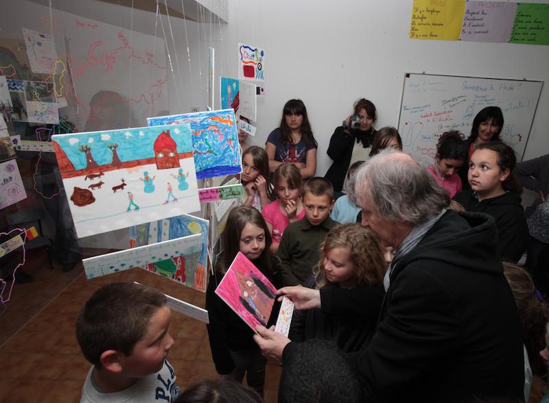 >Plantu et Batti en visite à l'école de Calacuccia (photo 6)
